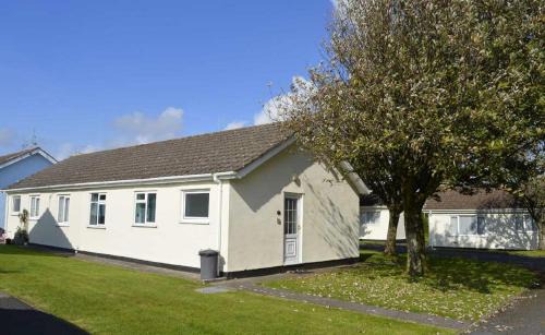 Scurlage Apartment | Trem-y-mor, 6 Gower Holiday Village