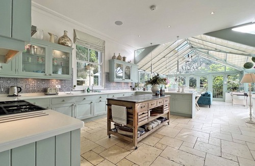 Truro House | TRENARE, pet friendly, character holiday cottage in Truro