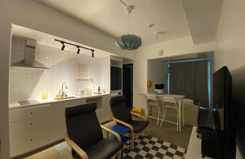 Bangkal House | Trendy Condominuim Makati