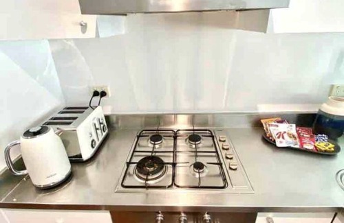 Chippendale Apartment | Trendy filled 2 bedroom innercity pad