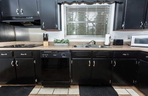 New Castle House | Trendy Home w/Private Backyard - Bham Brickstone