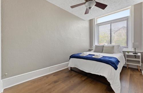 Detroit - Shoreway Apartment | Trendy Ohio City Parking Wifi Mins to DT