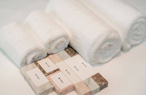 Panyu Hotel | Trendy Romantic Hotel Guangzhou Panyu Qiaonan Aoyuan Plaza Branch - Free Deliver Service to Canton Fair Complex During Canton Fair Period