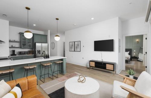 Cleveland Park Apartment | Trendy Spacious Condo, Walk to Coffee and Restaurants