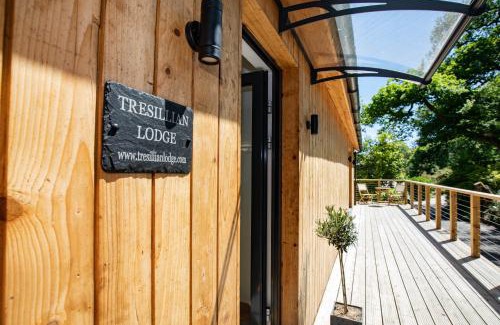 Truro Villa | Tresillian Lodge Waterfront, Forest, Hot tub,Sauna