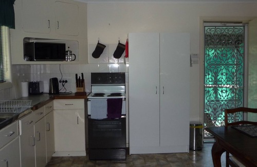 Jindera Other | Triangle Farm Cottage - Bed & Breakfast