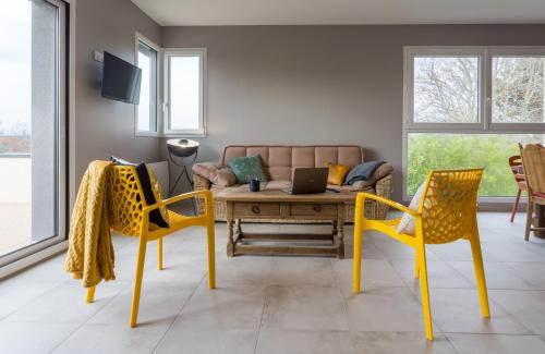 Saint-Come-de-Fresne Apartment | Tribord, appt avec terrasse et vue mer, parking