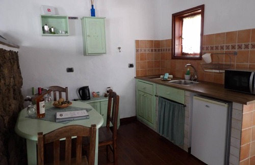 Maguez House | "TRIGO" quaint studio apartment in an old mill from the year 1912.