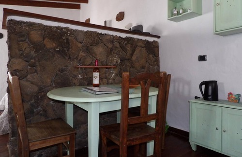 Maguez House | "TRIGO" quaint studio apartment in an old mill from the year 1912.