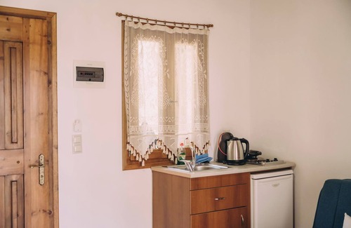 Ilida Apartment | Trikalioti's Lush Estate Apt Eleni, Palouki, Greece