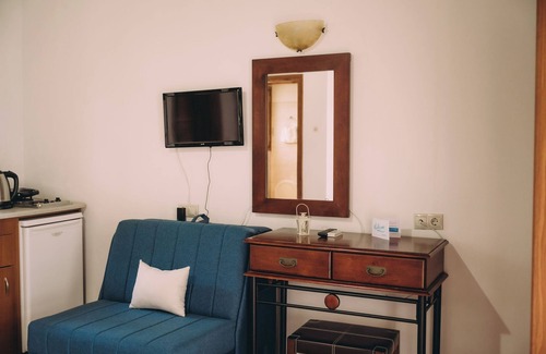 Ilida Apartment | Trikalioti's Lush Estate Apt Eleni, Palouki, Greece