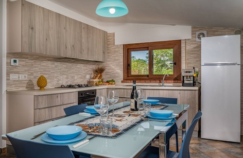 Alcamo Apartment | Trinacrys - Holiday home, family apartment with private pool