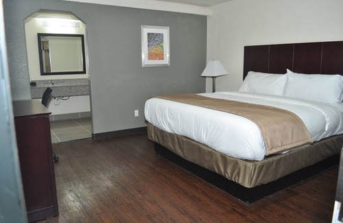 Cedar Crest Hotel | Trinity Suites Downtown Dallas