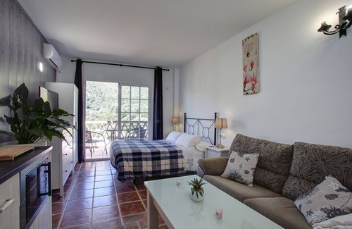 Ojen Apartment | Triple Executive