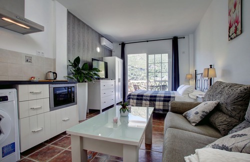 Ojen Apartment | Triple Executive