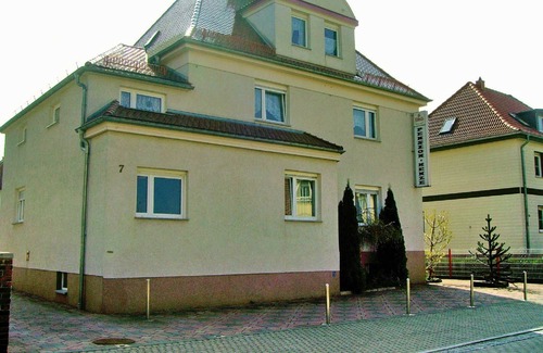 Hoyerswerda Cottage | Triple room - Pension Henze