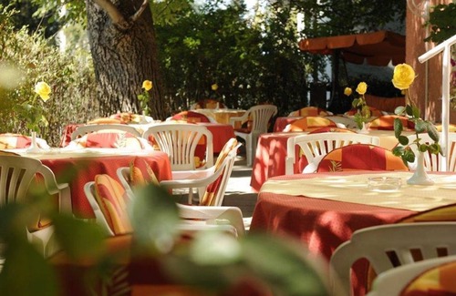 Elisabeth-Vorstadt House | Triple room with shower and bath, toilet - clipper, hotel