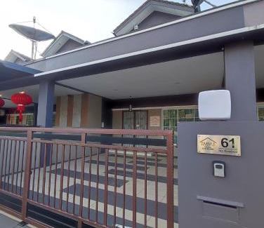 Kuching House | Triple Z Homestay Kuching - LANDED 14 PAX