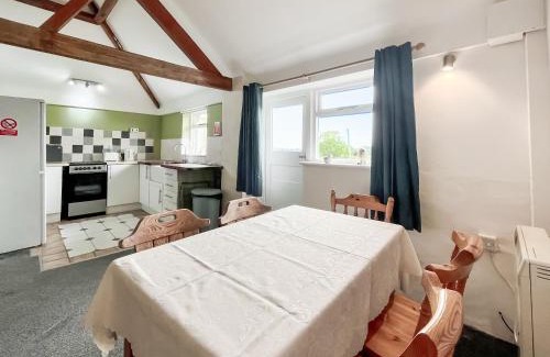 Hartgrove House | Triss - Uk47642