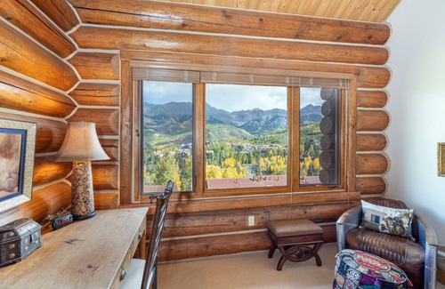 Mountain Village House | TRISTANT 115- Luxury Townhome, Mountain Village, Easy Ski Access, Gym & Hot Tub
