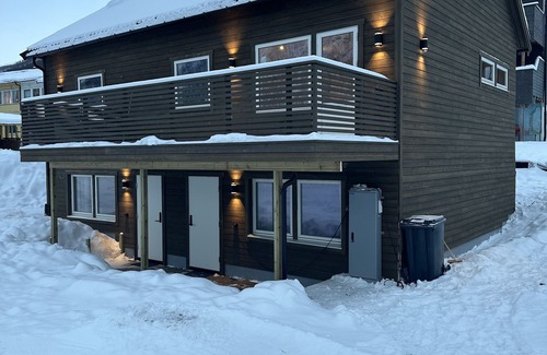 Tromsdalen House | Tromsdalen Aurora Apartments, Ny og Koselig Leilighet