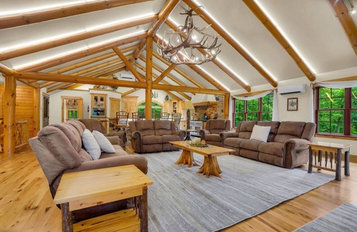Elliottsburg Cabin | Trophy Whitetail Lodge