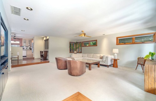 New Town House | Tropical 3BDR/3BA Home with Large Pool