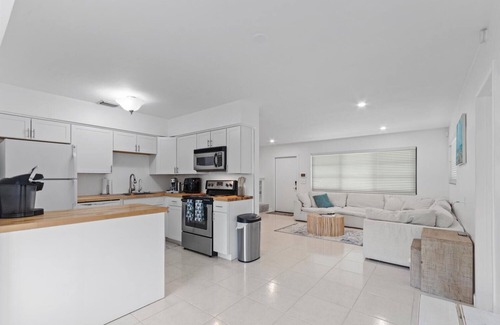 Boynton Beach House | Tropical Beach House!