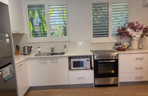 Cairns North Apartment | Tropical Ground-Floor Retreat Cairns