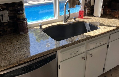 La Sierra Hills House | Tropical Hawaiian theme Family Resort 🌴⛳️🐾🏊‍♀️🎱 🎯 🔥🤗