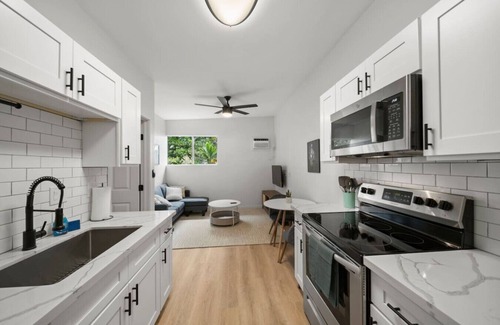 Hilo House | Tropical Hideaway Near Black Sand Beaches