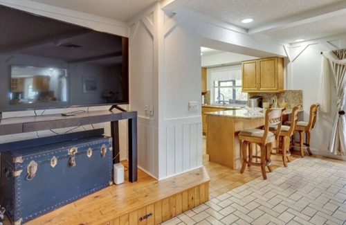 Wellington House | Tropical Oasis Pool home, close to WEF, Airport, and Beaches