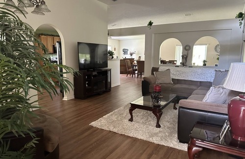 Port Malabar House | Tropical Oasis