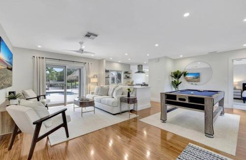 Tropic Palms Villa | Tropical Palms House