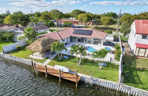 Tropic Palms Villa | Tropical Palms House