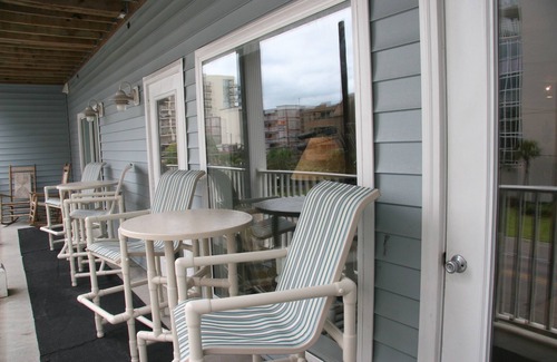 Crescent Beach Villa | Tropical paradise.Luxury Villa, beautiful decor, steps to beach. Pool/hot tub.