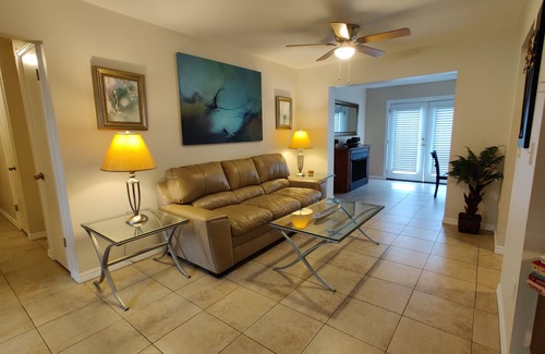 Sarasota House | Tropical paradise! Spa, heated pool, 2 miles from Siesta Key beach, very private
