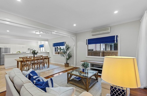 Hendra House | Tropical Paradise with Grand Pool and Luxe Living