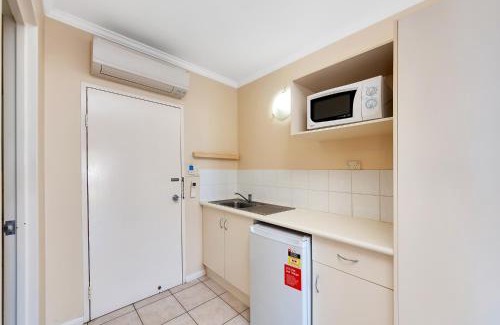 Cairns North Hotel | Tropical Queenslander
