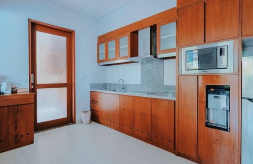 Dewi Sri Villa | Tropical Surroundings 1BR Villa - 3Min Drive To Eat Street! W/Private Swim Pool!