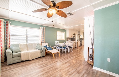 Flor-a-mar House | Tropical Waterfront Home/Hot Tub/Dock, Gulf Harbors