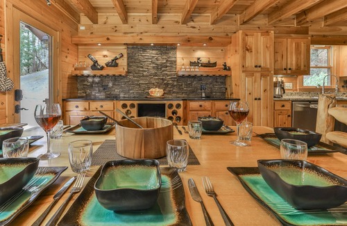 Ellijay Cabin | Trout Tales Riverfront Lodge-Hot Tub,Pet Friendly,Game Room,Firepit,Decks Galore