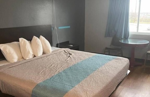 Troy Hotel | Troy Inn and Suites