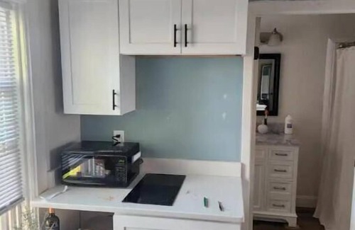 Troy Apartment | TROY, NY Studio near Emma Willard