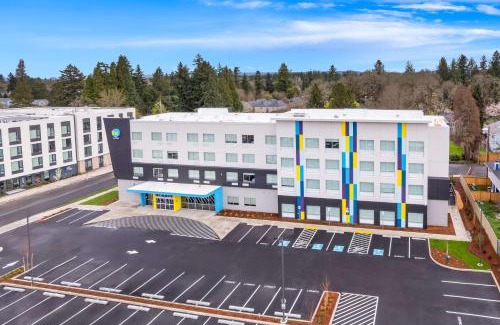 Aloha Hotel | Tru By Hilton Aloha Beaverton