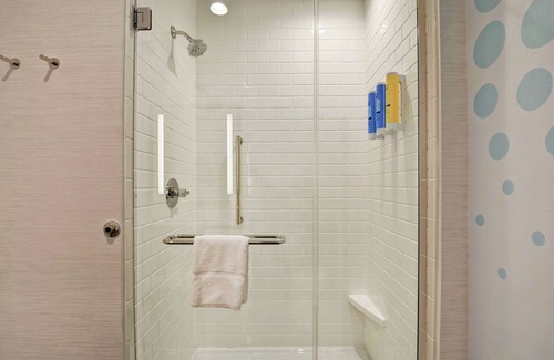 Richmond Hotel | Tru by Hilton Richmond