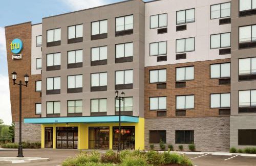 St. Charles Hotel | Tru by Hilton St. Charles St. Louis