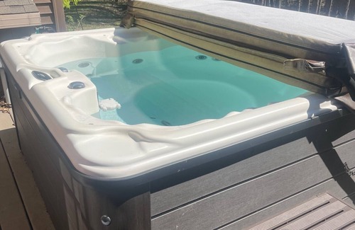 Mayfield House | True North Farm- Entire House Sleeps 12-16