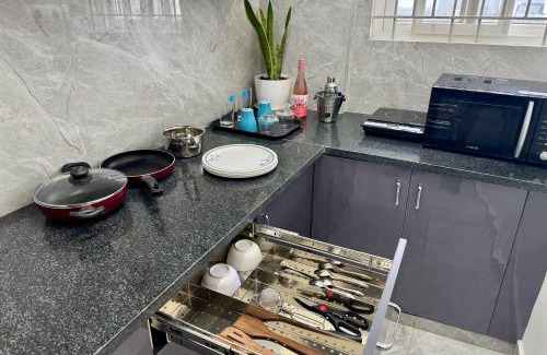 Whitefield Apartment | Truelife Whitefield - Premium 1 BHK Apartments - Prime location - Easy access to Main Rd - Metro - ITPL - Fast WiFi - Kitchen - Smart TV - Power backup - Park - Garden views