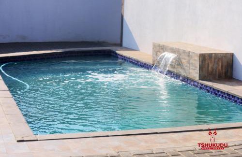 Greater Johannesburg Metropolitan Area House | Tshukudu Guesthouse
